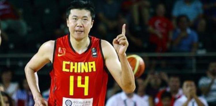 弹跳最好的中锋「我国中锋的弹跳力是多少王治郅和易建联谁的弹跳好」