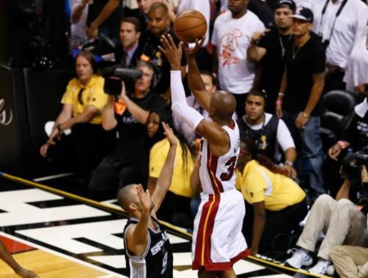 库里nba历史得分榜第几位「NBA历史十大射手库里第一哈登竟未上榜」