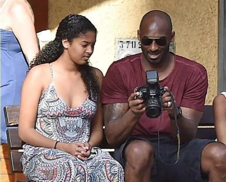 为何NBA球员看着都比较成熟看完科比14岁的女儿大家就懂了