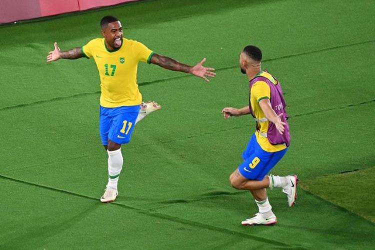 图拉姆世界杯进球「21绝杀西班牙巴西男足卫冕金牌马尔科姆加时进球」