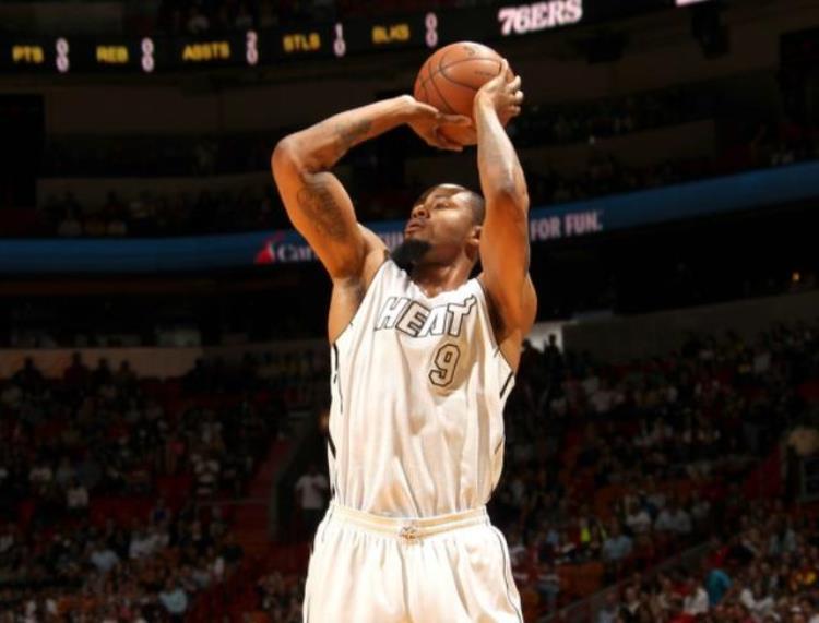 竹竿型射手盘点NBA十大瘦高型远投王杜兰特仅排第二名