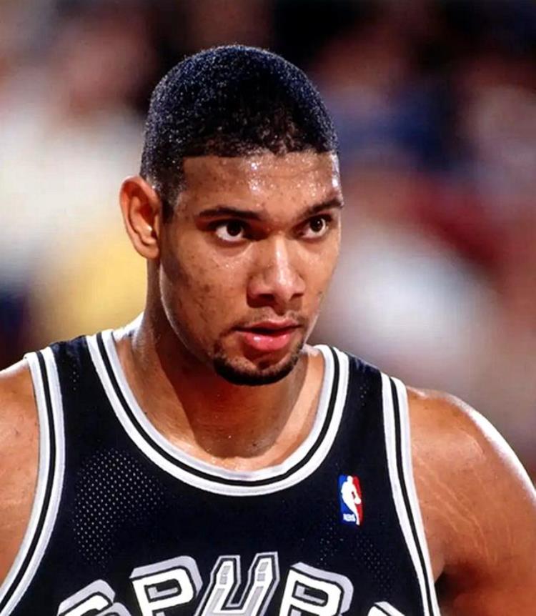 出道即巅峰的nba球员「NBA史上仅五人可以称之为出道即巅峰老詹不够格都是历史前十」