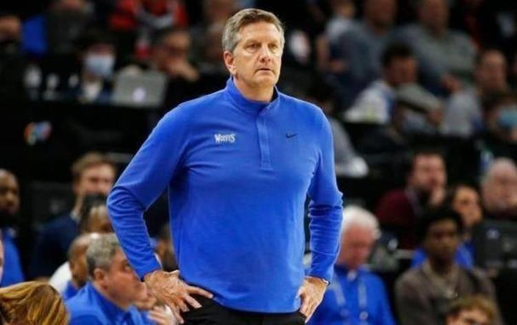 操作猛如虎细看心里堵盘点那些NBA主帅们的迷之暂停