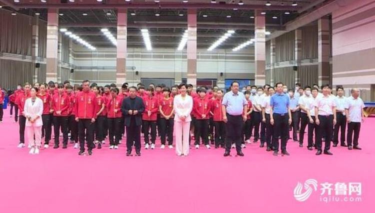 42秒刘国梁来了中国乒乓球协会训练基地落户威海南海新区