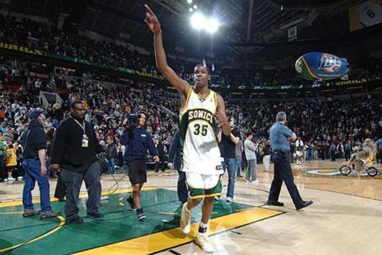 山猫加入nba球员怎么来的「NBA如果扩军那新增的球员从哪来04年山猫选秀规则了解一下」