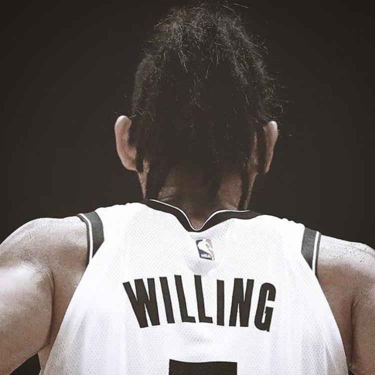 冬天球衣穿搭「球衣不只是夏天的专属NBA球衣还能这样搭一年四季都能穿」