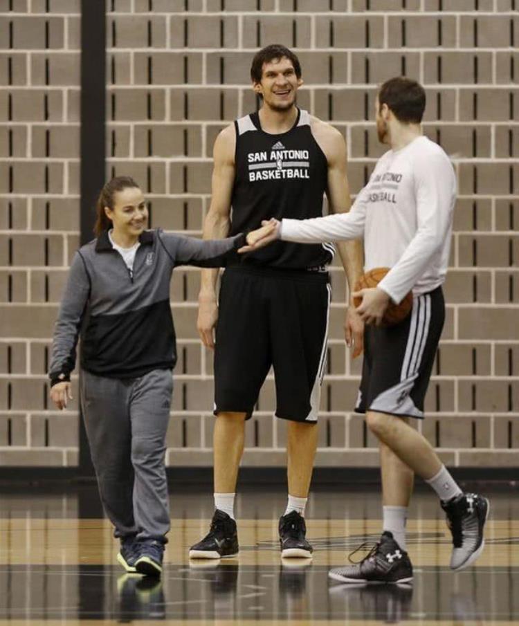 现役NBA身高最高的五名球星最高的一名比周琦还要高出2厘米