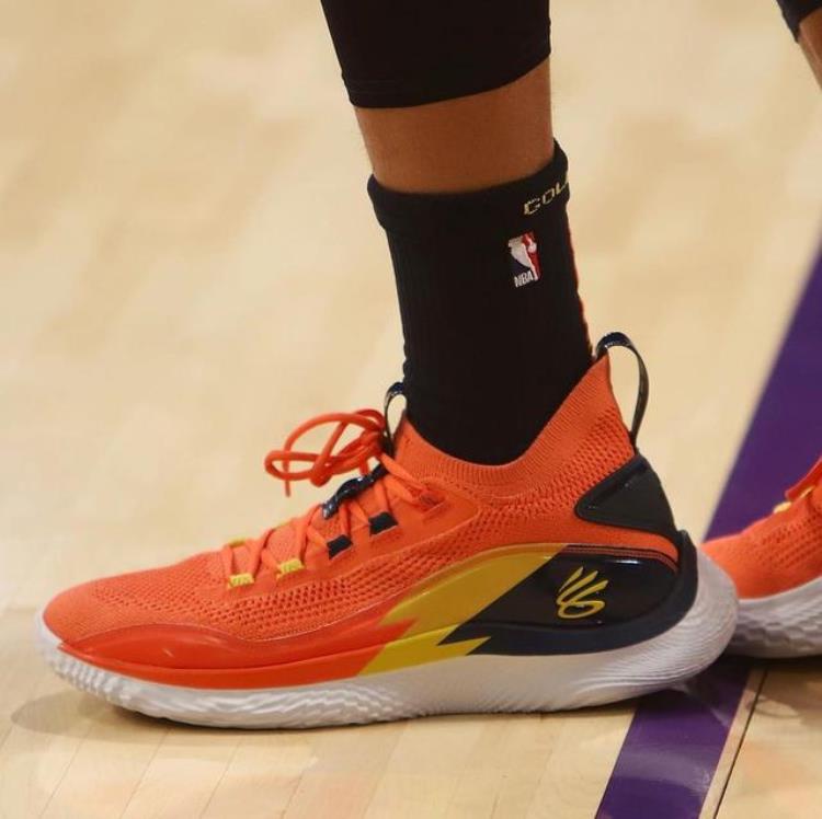 nba现役有签名鞋的球星「威少利拉德詹姆斯等全明星球员NBA赛场上脚了哪些签名篮球鞋」