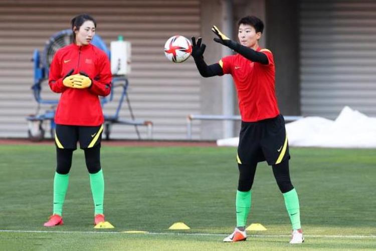 中国女足巾帼不让须眉「巾帼不让须眉五位为国争光的女足运动员每一位都深受球迷喜爱」