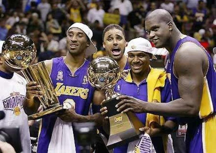 近30年NBA4大4比0的总决赛湖人2次上榜詹皇10年前被碾压