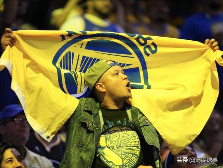 nba总决赛一场比赛能赚多少钱「现场看NBA总决赛要花多少钱多打一个主场勇士老板能赚多少钱」