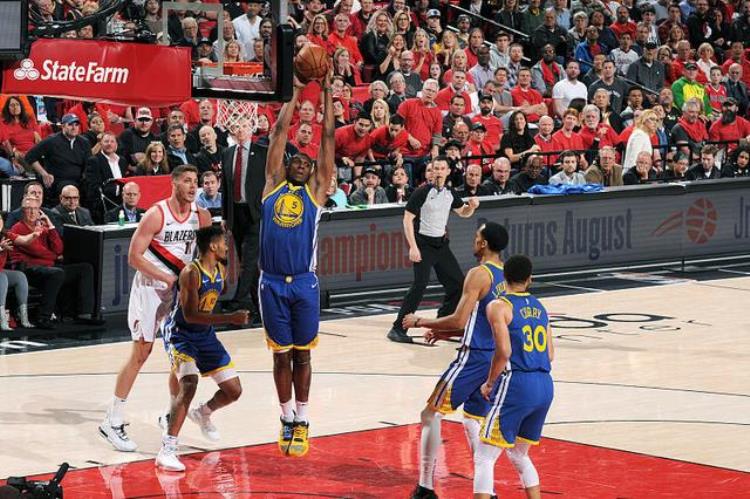 勇士落后53分「后悔了吗场均5分钟03分离开勇士1年他正在被NBA淘汰」