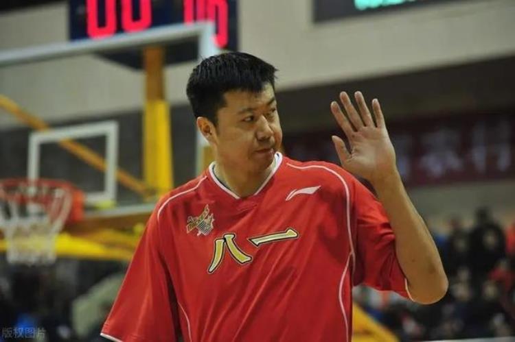 科比在nba算超级巨星吗「NBA巨星有乔丹詹姆斯科比那CBA能称为超级巨星的有哪些人」