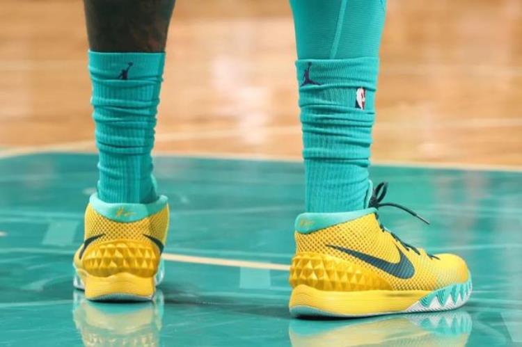NikeKOBE5代VS保罗乔治PG6代欧文1代NBA赛季球星篮球鞋上脚合集