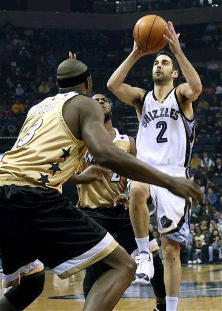王哲林能进nba吗「有实力打NBA却不去欧洲球员不兼容王哲林在CBA赚更多」