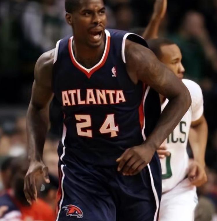 05年保罗第四顺位进入NBA排在他前面的成就如何状元榜眼水货