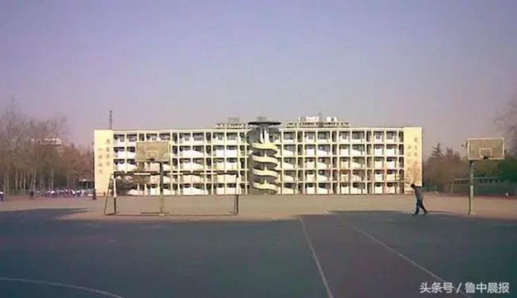 淄博的学校「这所淄博名校要搬了时间地点都定了是你的母校吗」