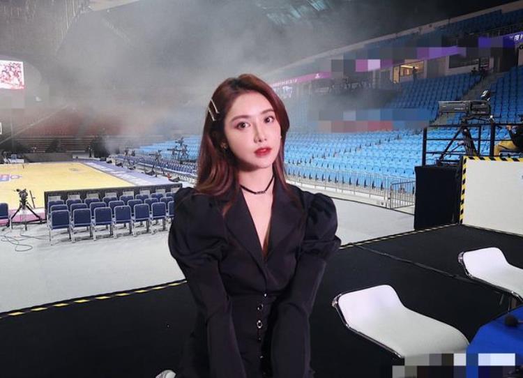 腾讯主播美娜和秦奋复合「NBA美女主播美娜首谈与秦奋感情和平分手月入百万开公司」
