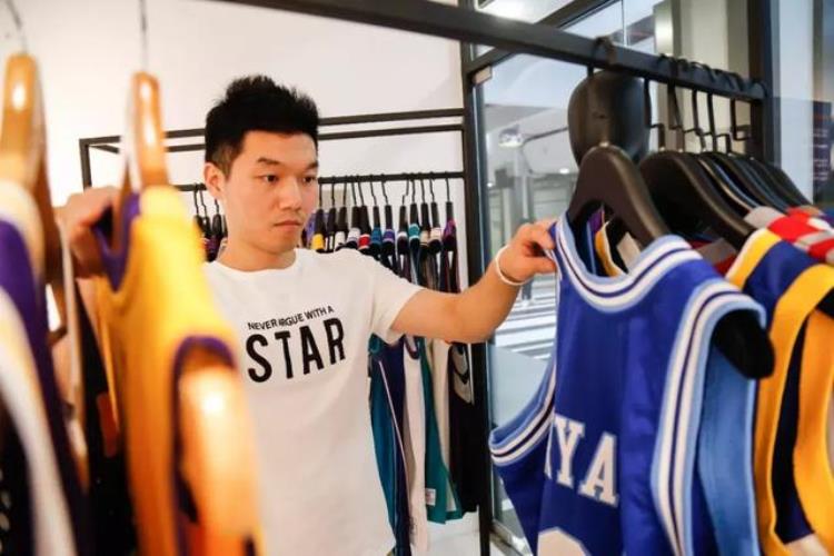 闲鱼上卖nba原味球衣2年落袋105万「闲鱼上卖NBA原味球衣2年落袋105万」