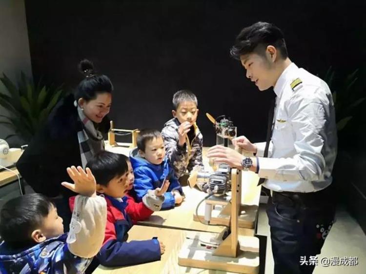 成都南边竟藏着这么个空间可以驾驶飞机骑马打棒球玩穿越