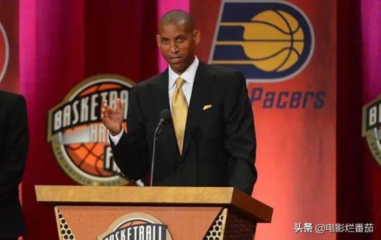 体坛秘史:奥本山宫殿斗殴「史上最惨烈的NBA斗殴现场这部纪录片揭开奥本山宫殿冲突之谜」