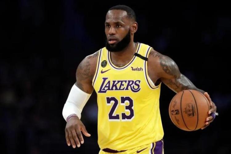 姚明几次入选NBA全明星「美媒列出了NBA近20年选秀中每年最好的三名球员姚明入选」