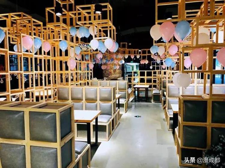 成都南边竟藏着这么个空间可以驾驶飞机骑马打棒球玩穿越