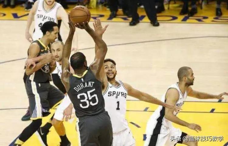 nba人类蠕动精华是谁「人类蠕动精华他凭什么立足NBA原来波波维奇看中了他这一点」