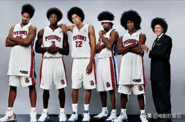 体坛秘史:奥本山宫殿斗殴「史上最惨烈的NBA斗殴现场这部纪录片揭开奥本山宫殿冲突之谜」