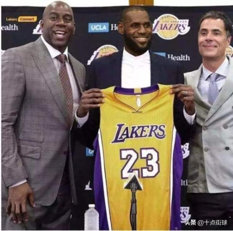 nba沃神是谁「NBA有很多劲爆消息都是沃神独家曝出的那么他究竟是什么来头」