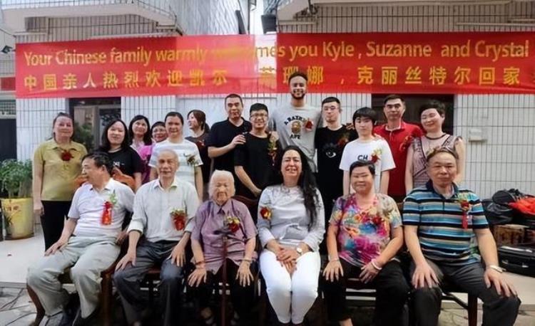 NBA球星在中国有多接地气罗斯看大爷打麻将麦迪在乡村骑电动车