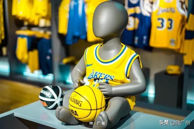 科比官方旗舰店「科比的特别定制NBA全球最大旗舰店来广州了」