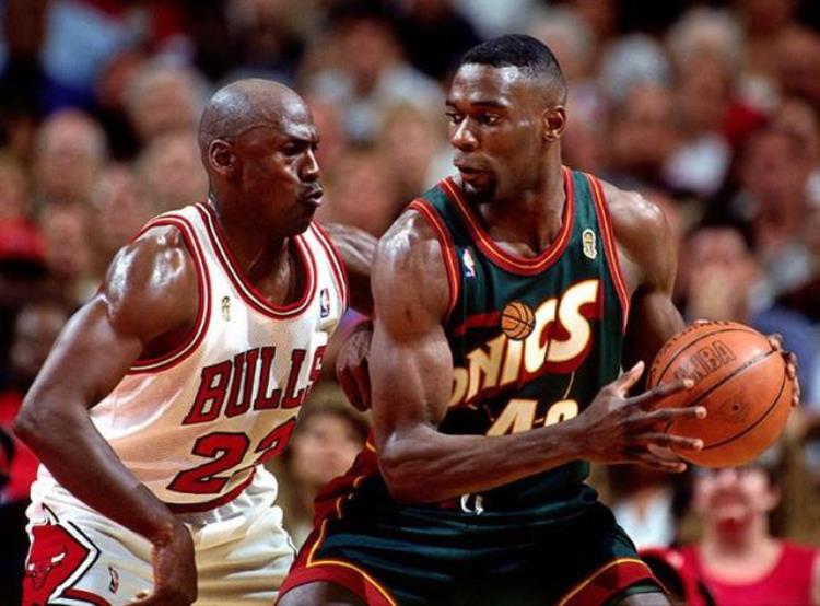 佩顿外号为什么叫手套「NBA另类绰号背后故事手套佩顿因他哥夸赞那大狗呢」