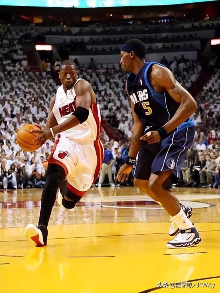 霍华德生涯签过几份合同「约什霍华德11年职业生涯签了4份合同NBA最丑球员之一」