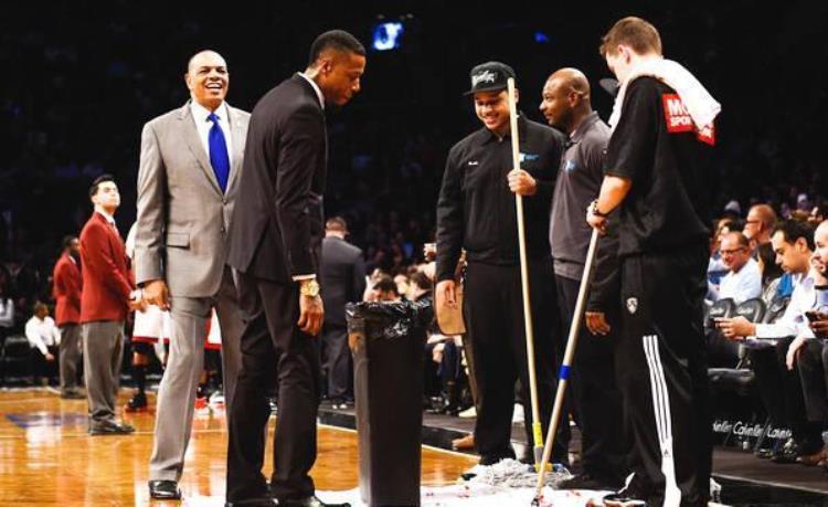 NBA现场十大意外事件马刺球馆有蛇有蝙蝠基德制造免费暂停
