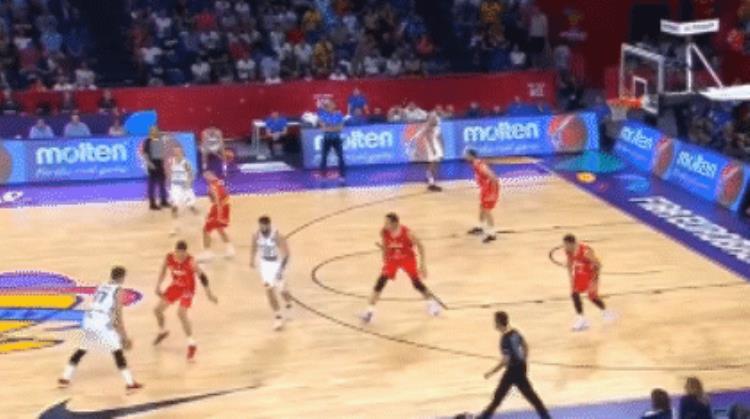 东契奇几岁打职业「16岁就打职业18岁成欧洲之王进NBA前东契奇是怎么打球的」