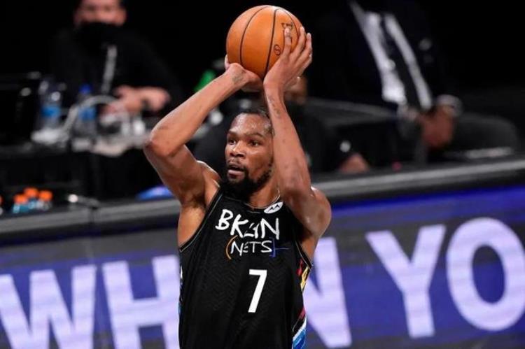 姚明几次入选NBA全明星「美媒列出了NBA近20年选秀中每年最好的三名球员姚明入选」