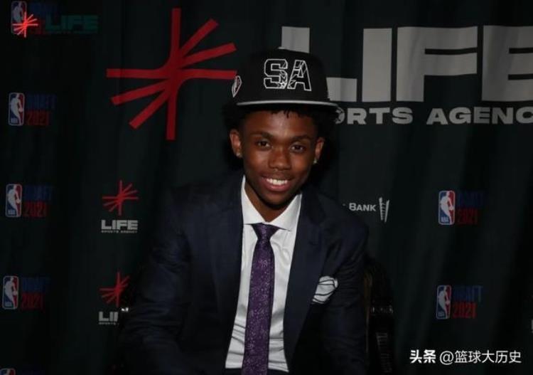 17岁进nba「詹姆斯和女球迷互怼」