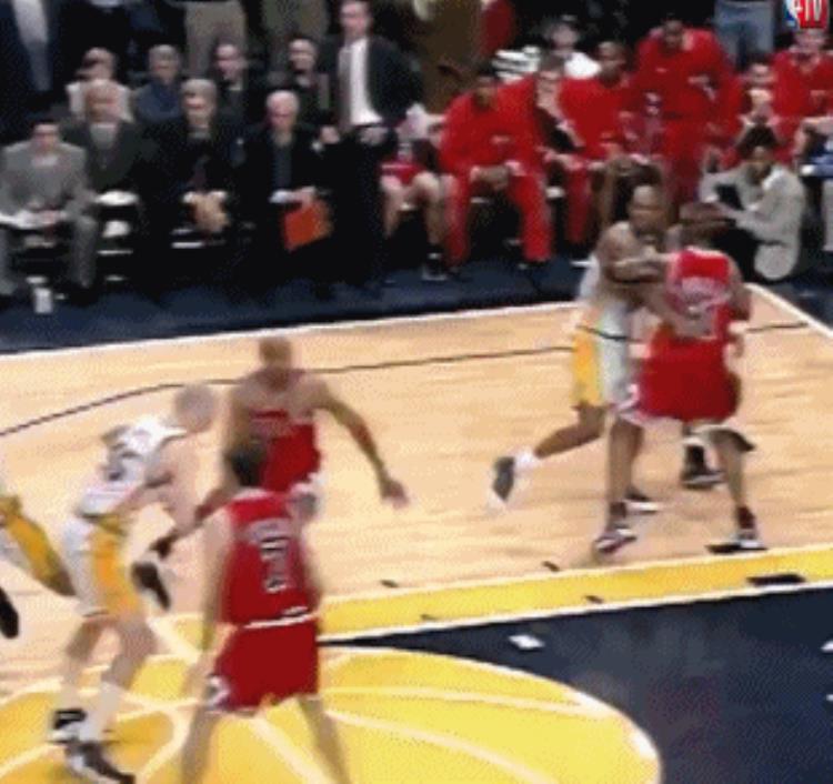 投三分球作文「高考作文NBA版三分球的本手妙手和俗手」
