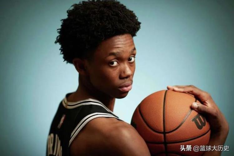 17岁进nba「詹姆斯和女球迷互怼」