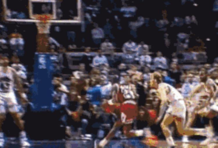 今日头条nba直播「免费报名头条NBA直播员开始报名啦丰厚大礼等你拿」