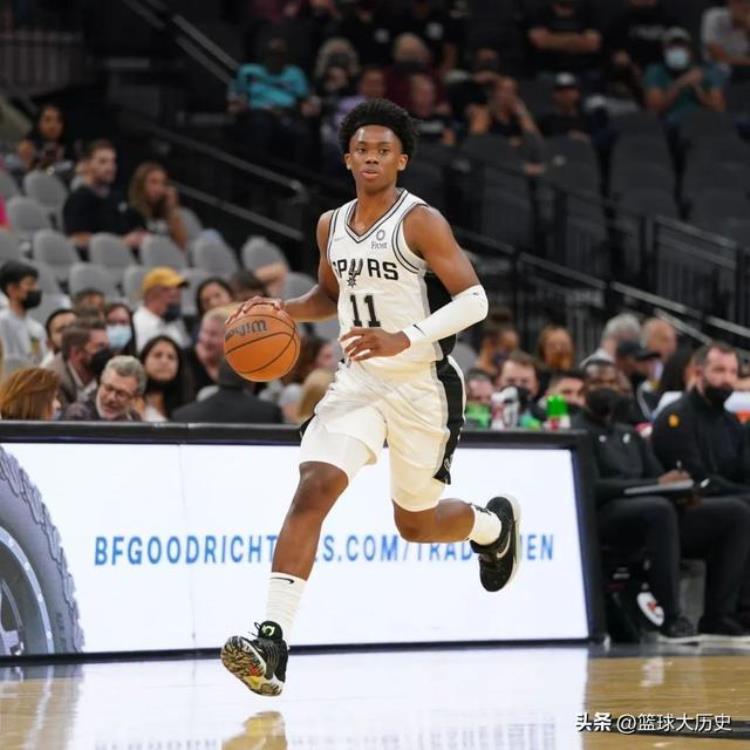 17岁进nba「詹姆斯和女球迷互怼」