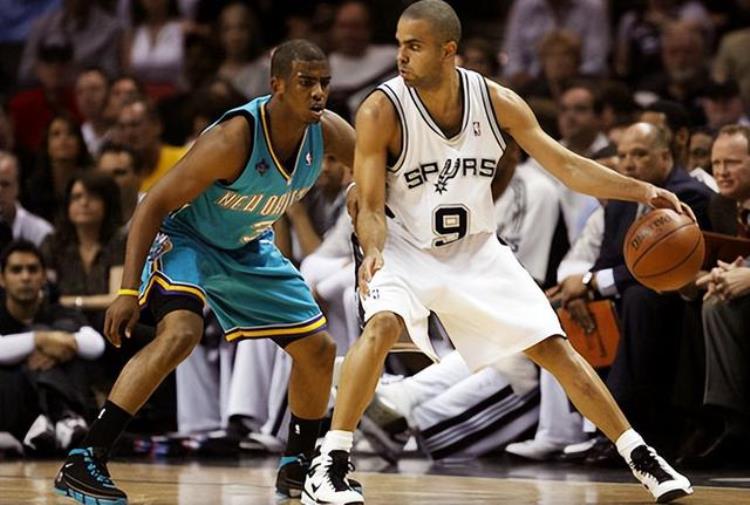 05年保罗第四顺位进入NBA排在他前面的成就如何状元榜眼水货