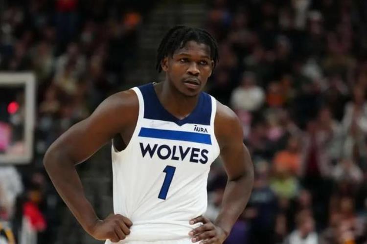 姚明几次入选NBA全明星「美媒列出了NBA近20年选秀中每年最好的三名球员姚明入选」