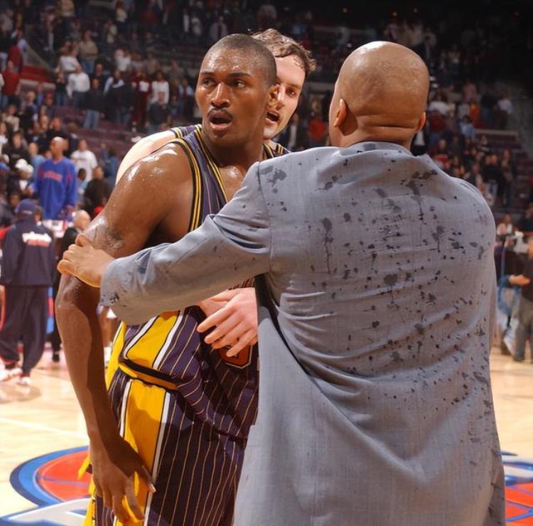 NBA球星阿泰打架,阿泰斯特承认打不过大本