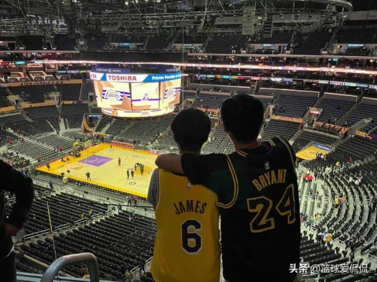 NBA勇士队市值「NBA球队价值榜勇士70亿居首湖人尼克斯分列二三位火箭第九」