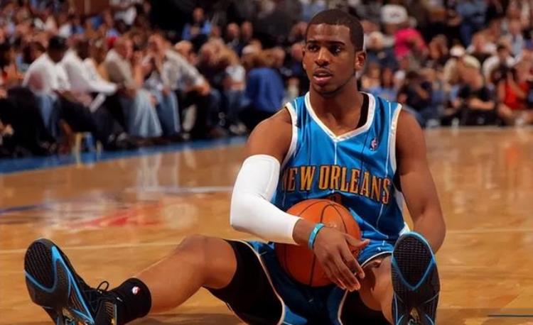 05年保罗第四顺位进入NBA排在他前面的成就如何状元榜眼水货