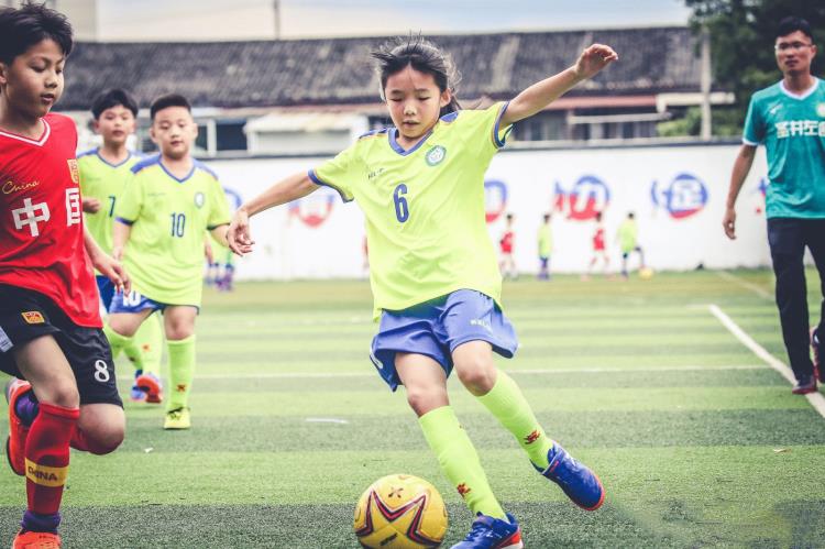 瑞安学篮球「厉害了瑞安这所农村小学连续三年举办校园足球联赛」