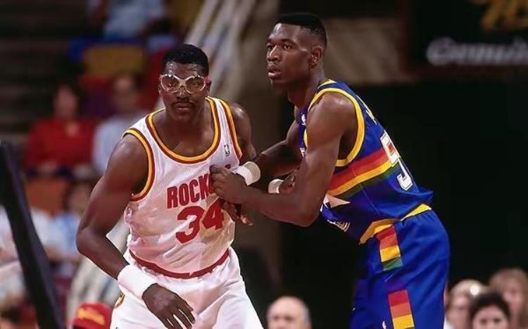 帮姚明出头的霍二叔「当年给姚明当帮手的穆大叔霍二叔在NBA都是什么样的存在」