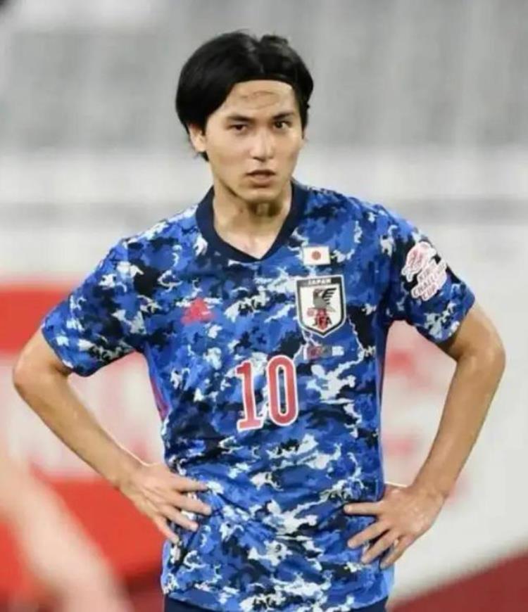 日本男足公布世界杯球衣号码谁将穿上代表日本形象的10号球衣